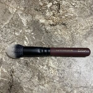 Zoeva 135 Petit‎ Face Definer Brush NWOB Opulence (READ)